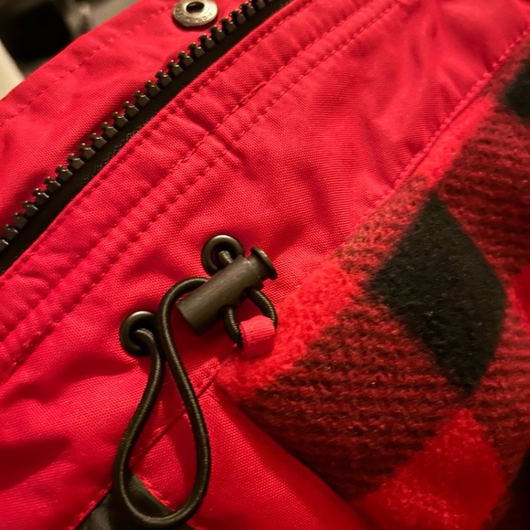 Girls Canadiana winter jacket - new - Picture 3 of 6